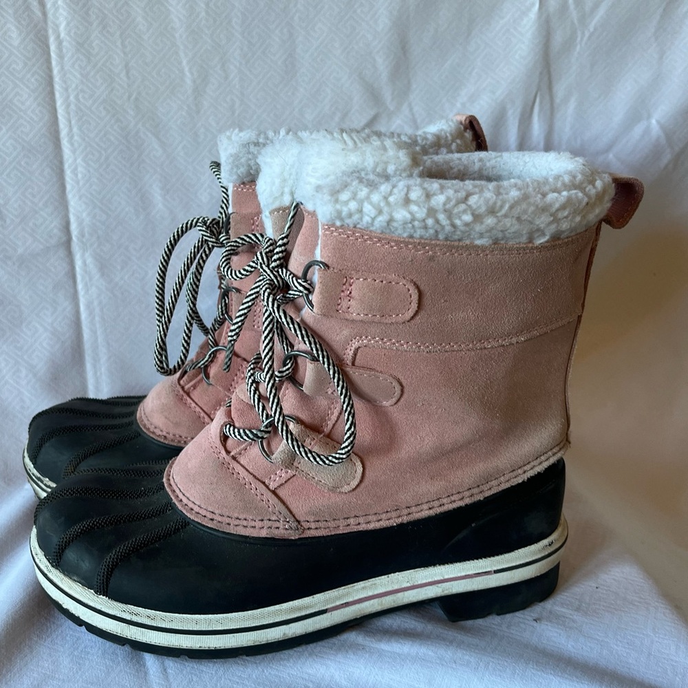 Girls Cat & Jack Snow Winter Boots Size 4